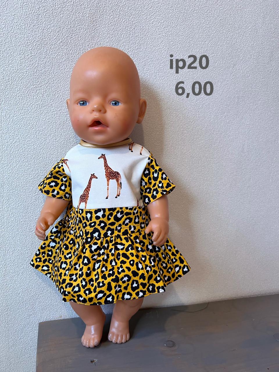 Poppenkleertjes baby born. Jurkje. Opbrengst KiKa.