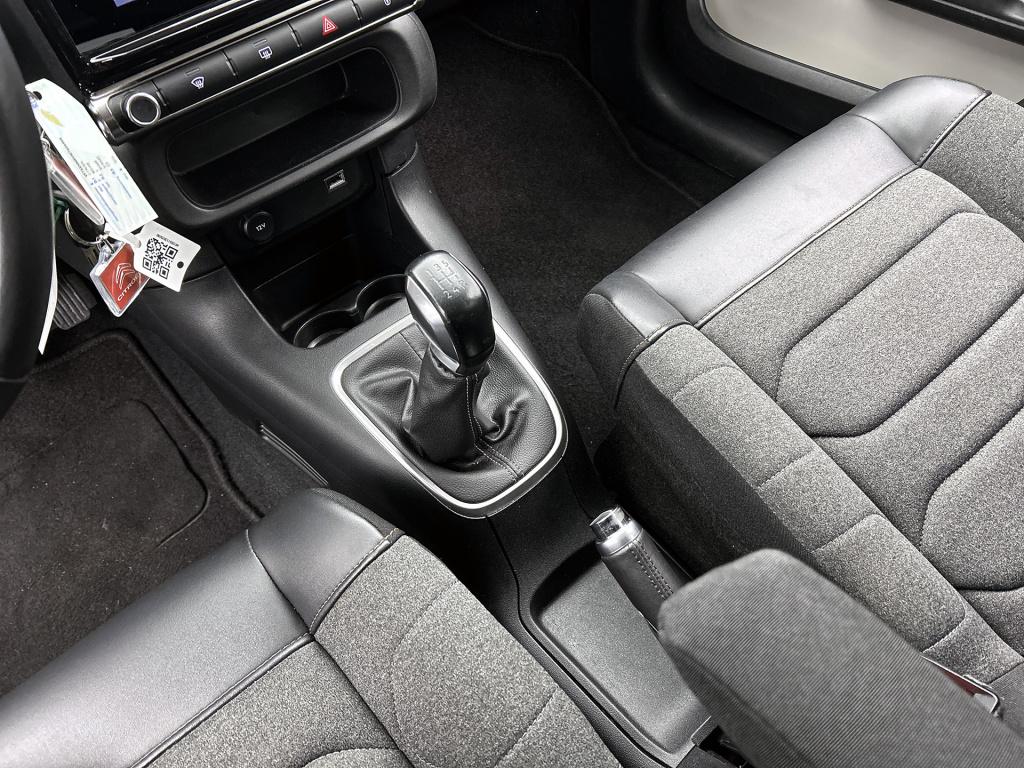 Citroen C3 83 pk shine | rijklaar | 17" lmv | camera | navigatie |