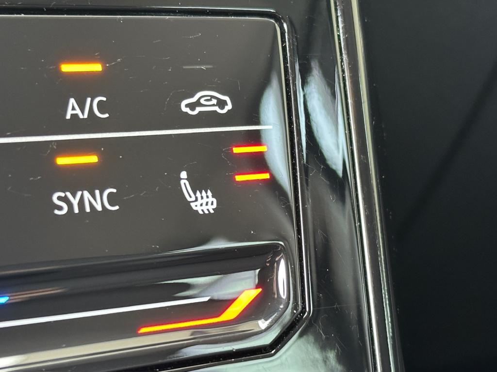 Volkswagen T-cross 1.0 tsi goal | navi | climate | led | stoelverwarming | 