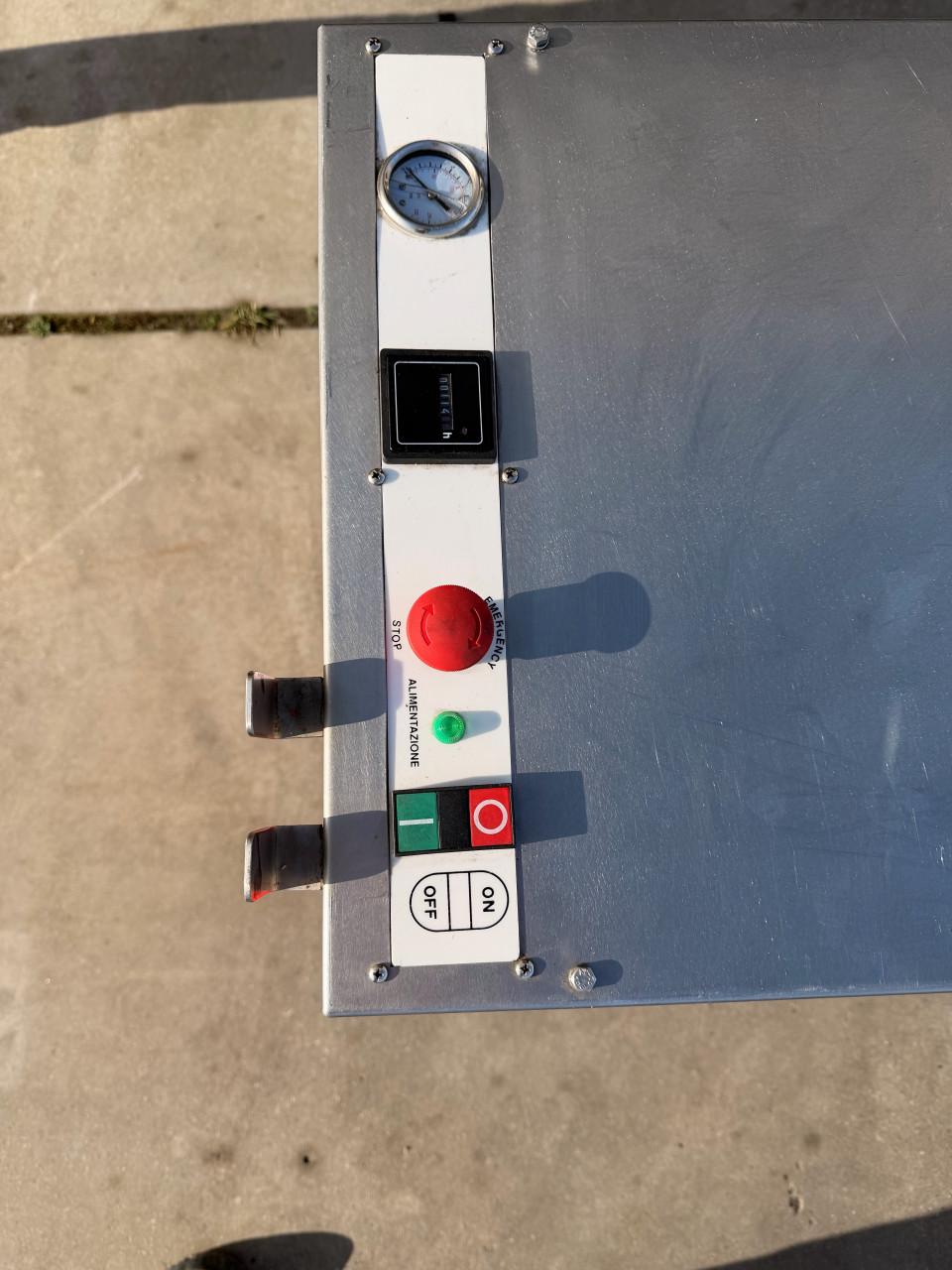 2X Fluister stille compressor max 10 bar