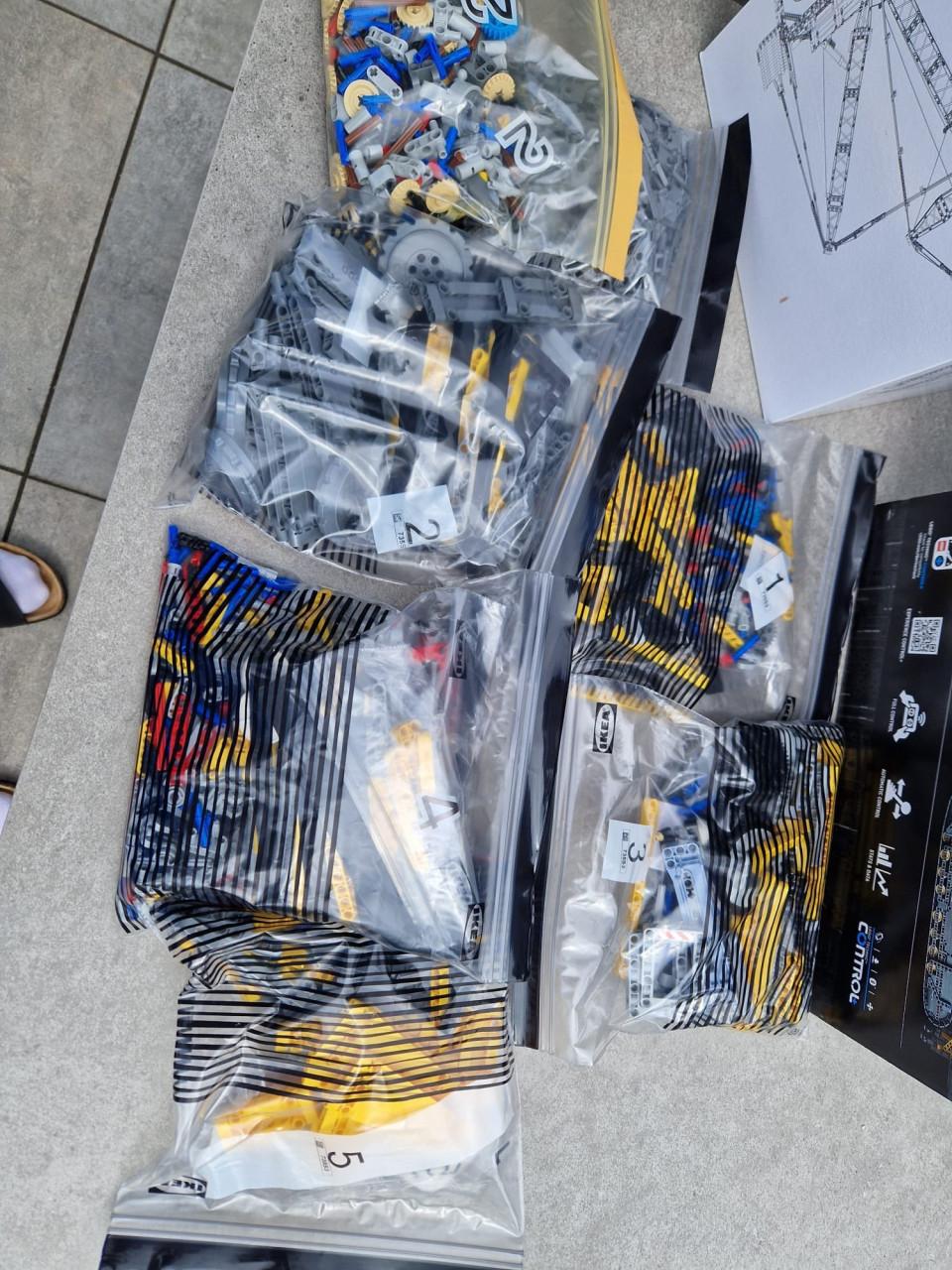 Te koop: technisch lego Liebherr LR13000