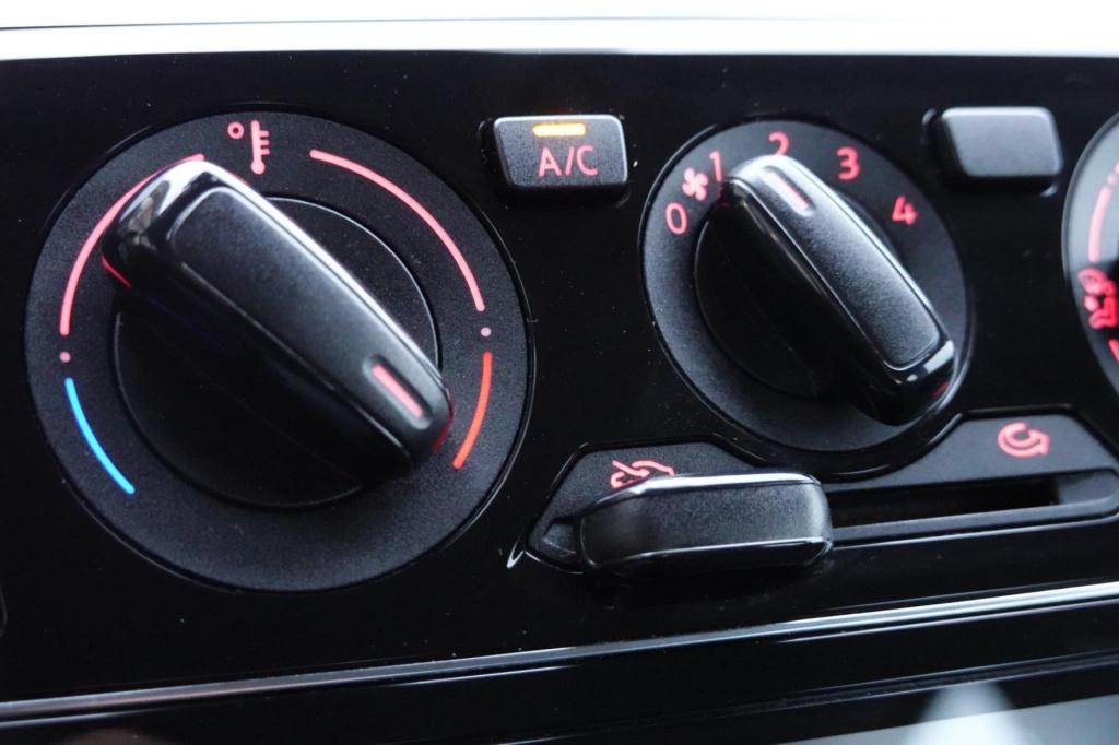 Volkswagen UP! 1.0 bmt move up!