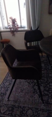 4 stoelen, bruin velours. Karwei
