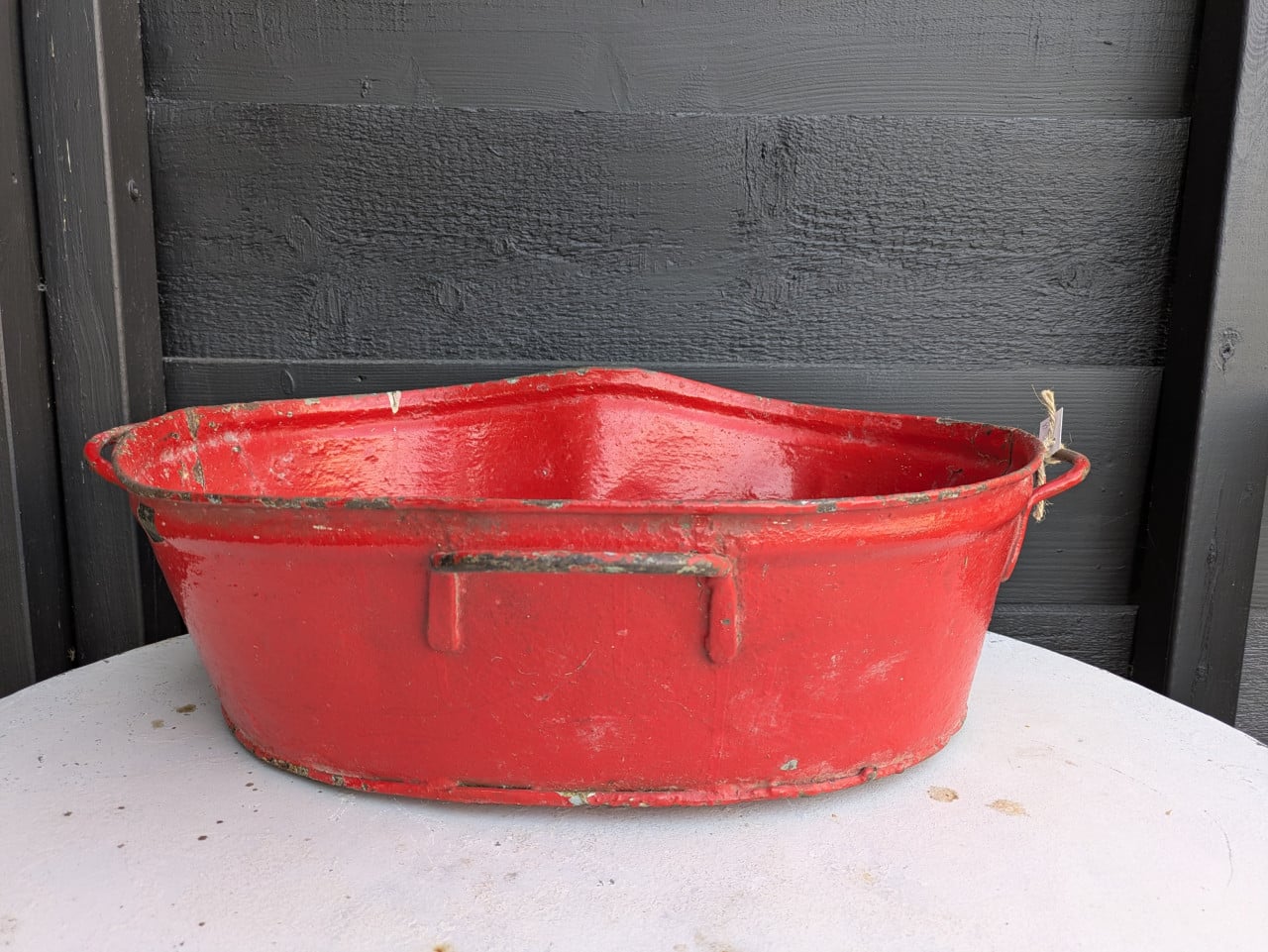 Heel veel grote bloempotten