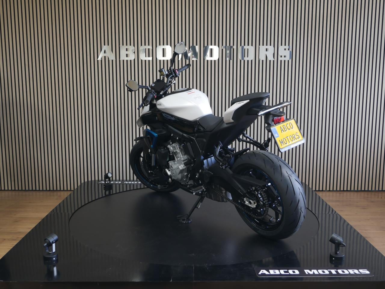 CFMOTO 675 NK