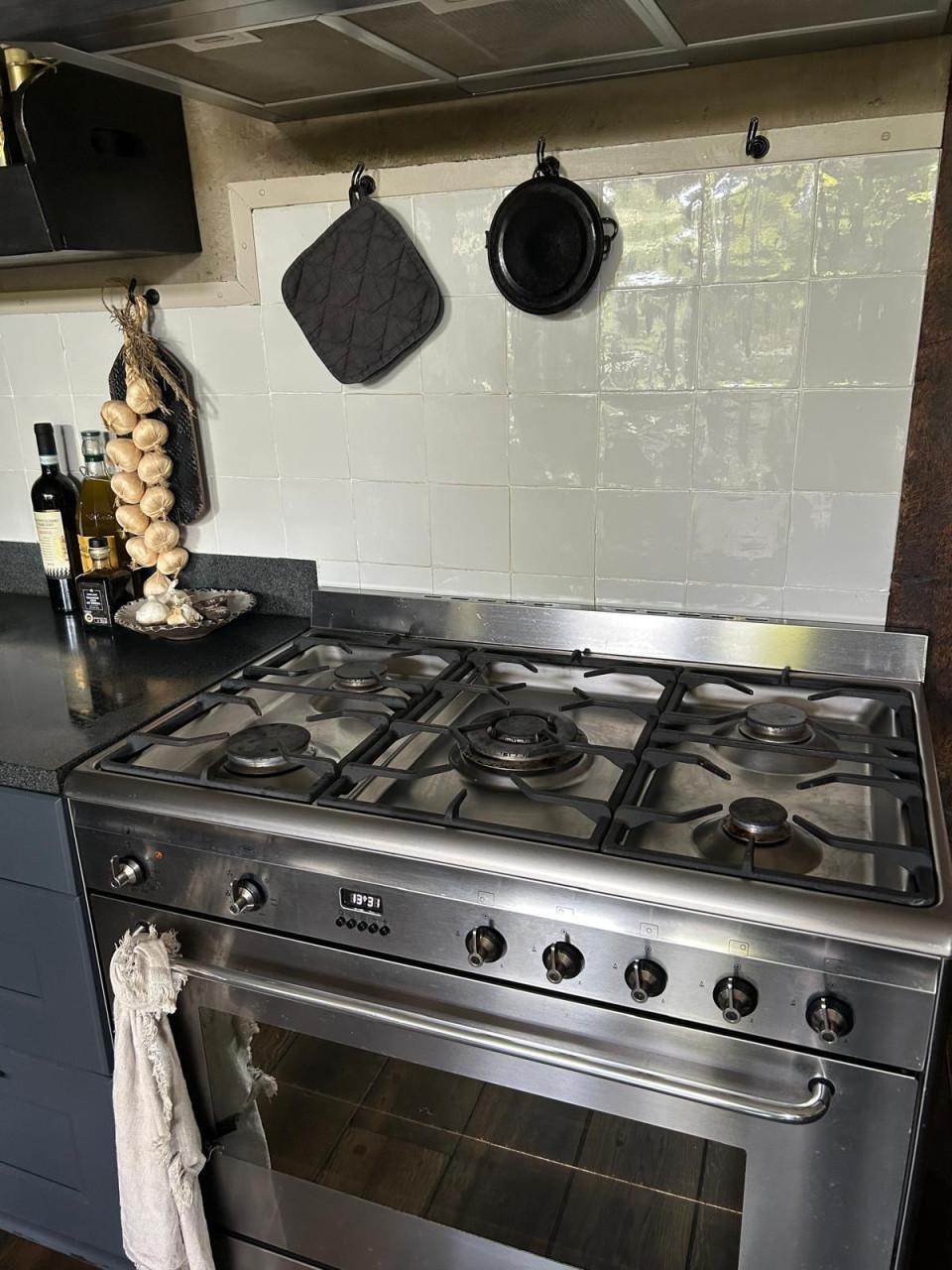 SMEG 90cm gasfornuis en afzuigkap