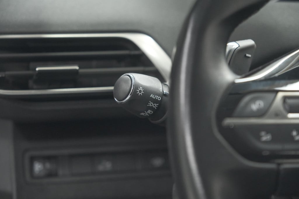 Peugeot 3008 puretech 130 eat8 blue lease premium | camera | elektronische 