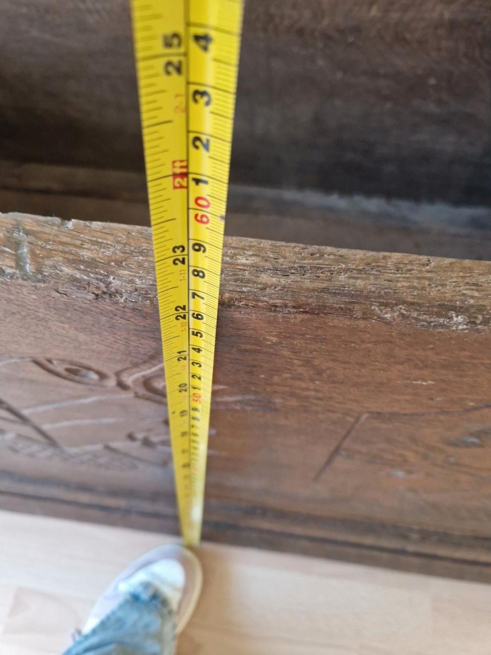 ! K o o p j e ! Antieke dekenkist met houtwerk