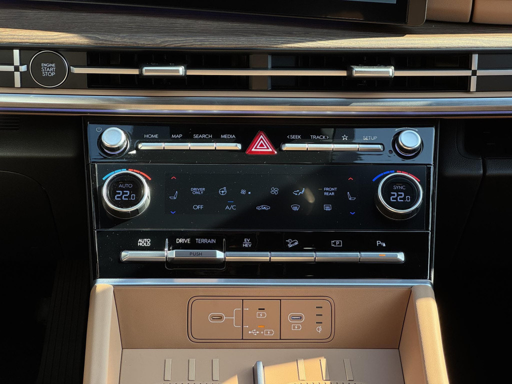 Hyundai Santa Fe 1.6 t-gdi phev premium 4wd 7p. pecan brown interieur