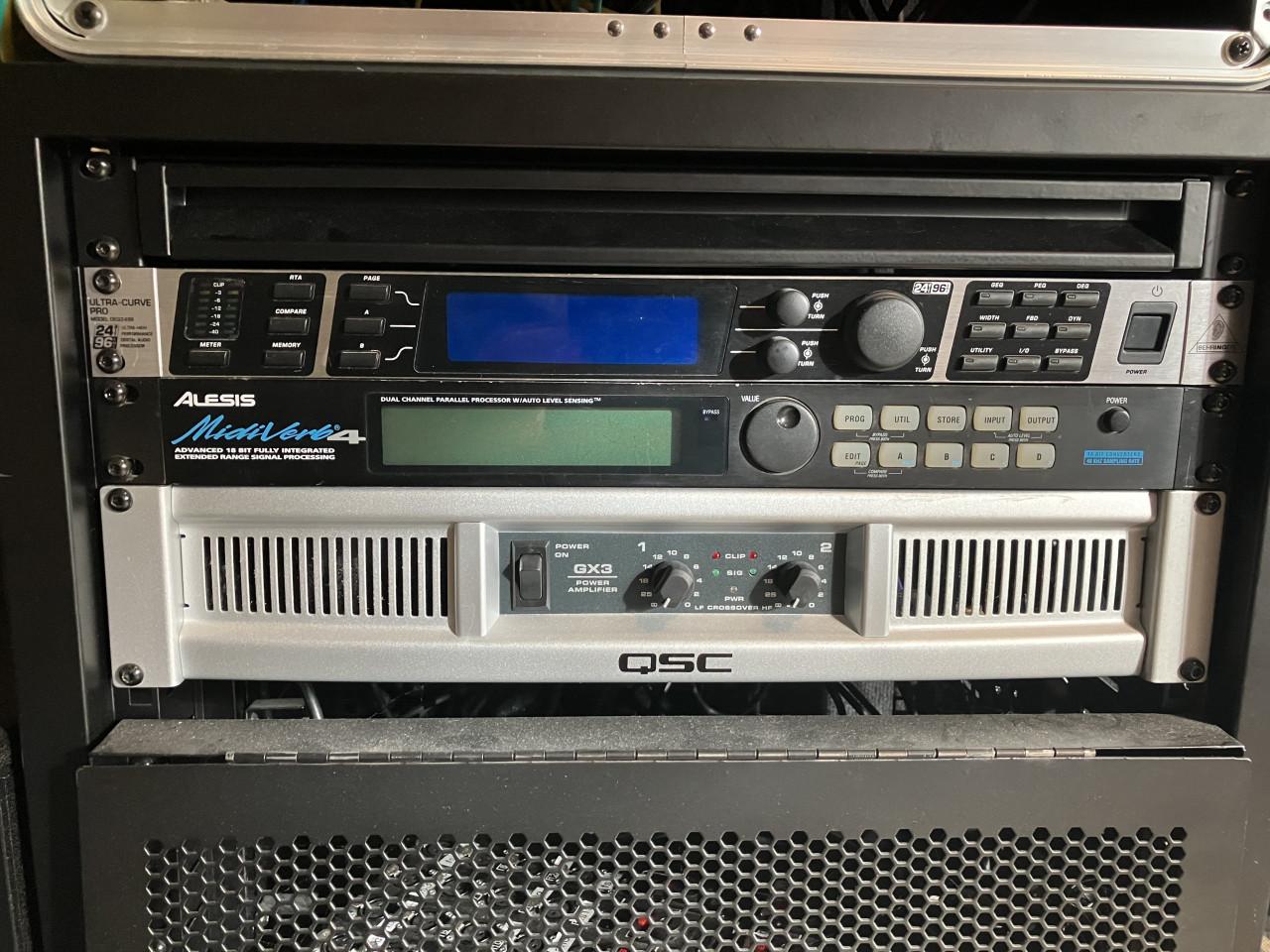 Kleine PA voor in de oefenruimte voor zang en keyboard