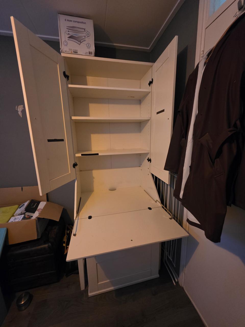 Bureau met opbergbank