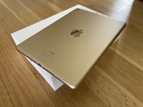 Hele nette iPad: 32GB Goud A1822 (5e generatie)
