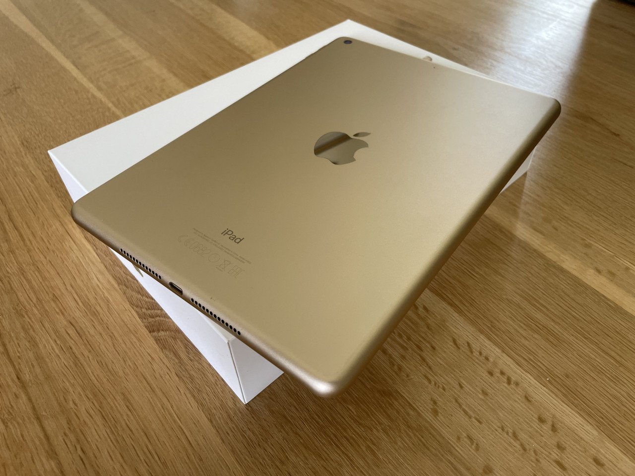 Hele nette iPad: 32GB Goud A1822 (5e generatie)