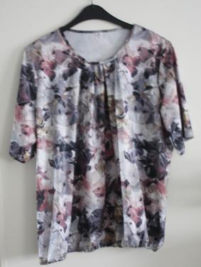 Tshirt met pastel kleuren maat  xxl