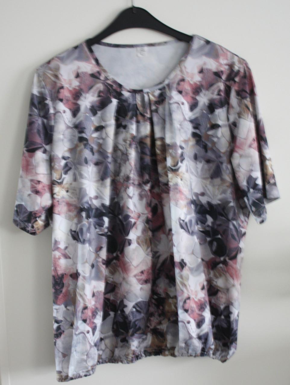 Tshirt met pastel kleuren maat  xxl