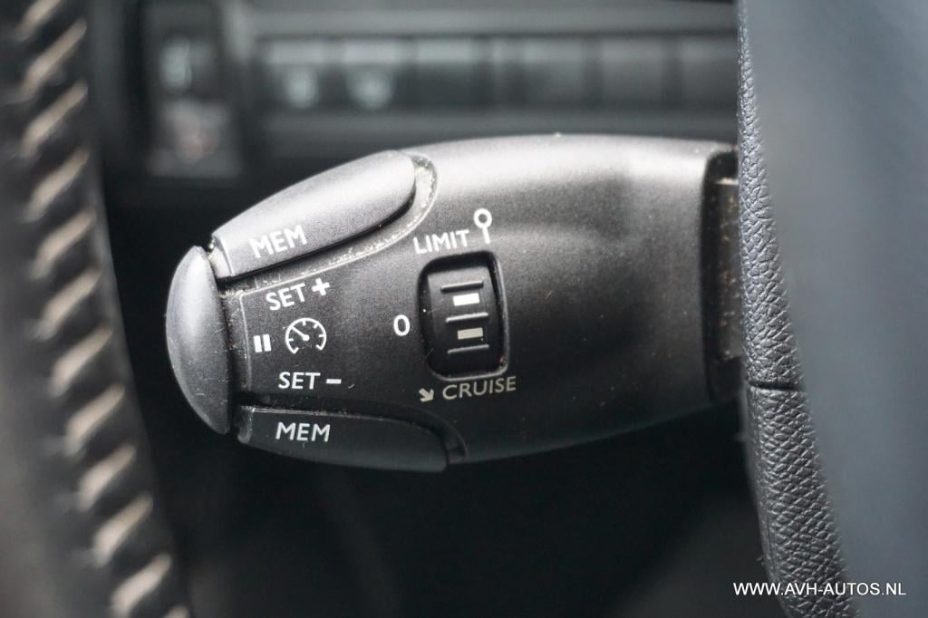 Peugeot 308 sw 1.6 bluehdi blue lease pack