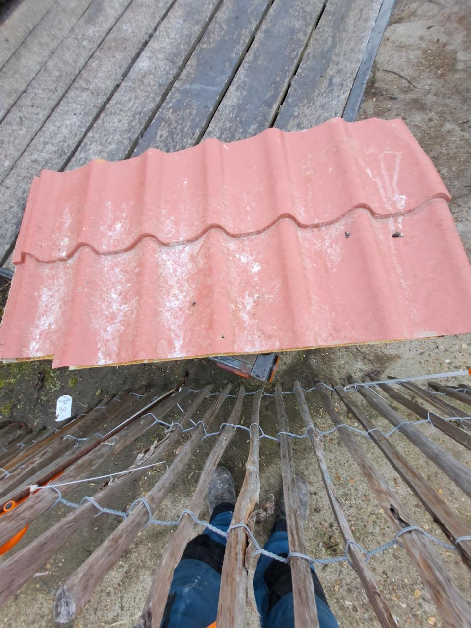 Gevraagd 2 stukken dakpanprofielplaat