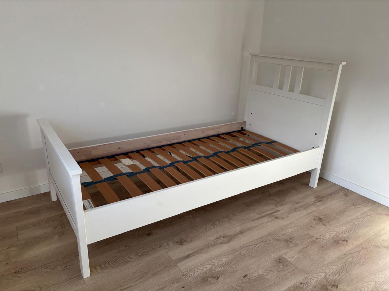 Eenpersoonsbed wit 90x200cm met lattenbodem