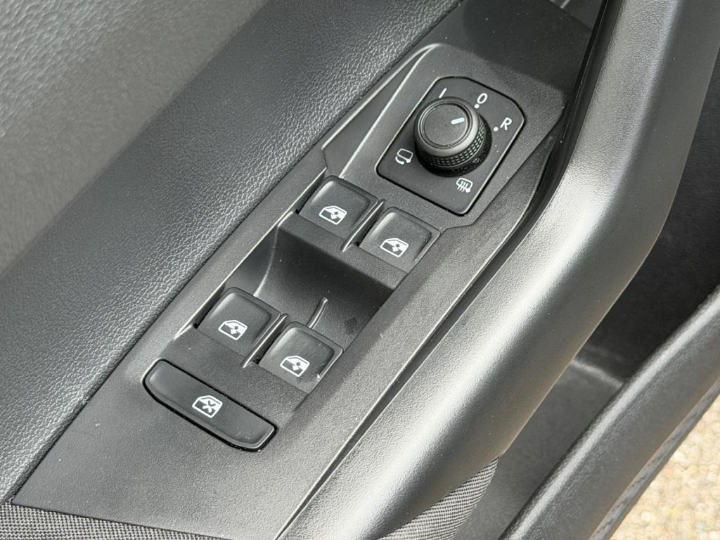 Volkswagen Polo 1.0 tsi life 95pk dsg | dode hoek | adapt. cruise | led | r