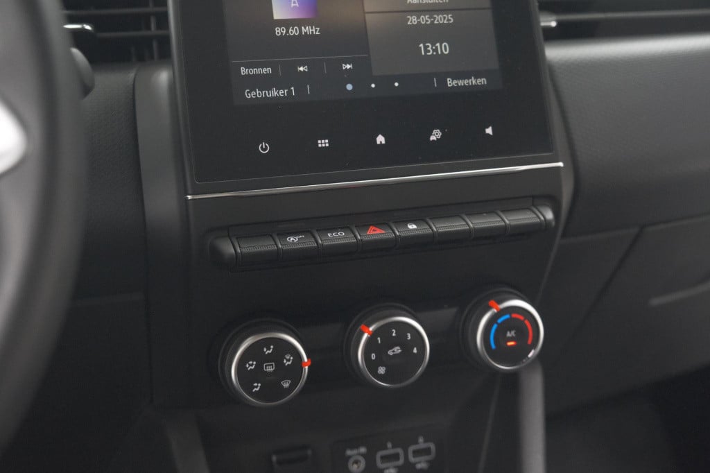 Renault Clio tce 90 equilibre | parkeersensoren | apple carplay | cruise co