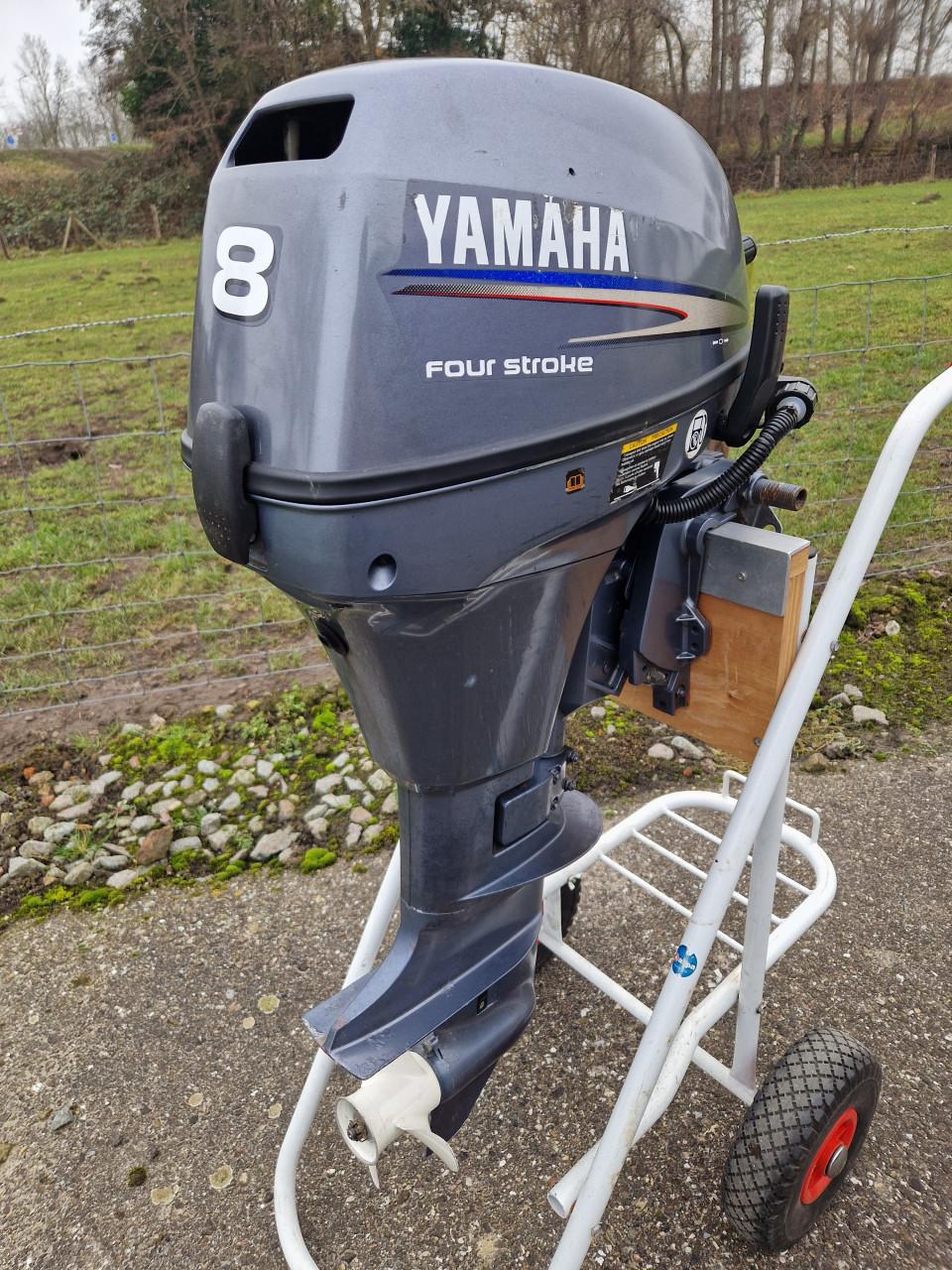 Yamaha 8 pk 4-takt kortstaart 2-cilinder b.j. 2005