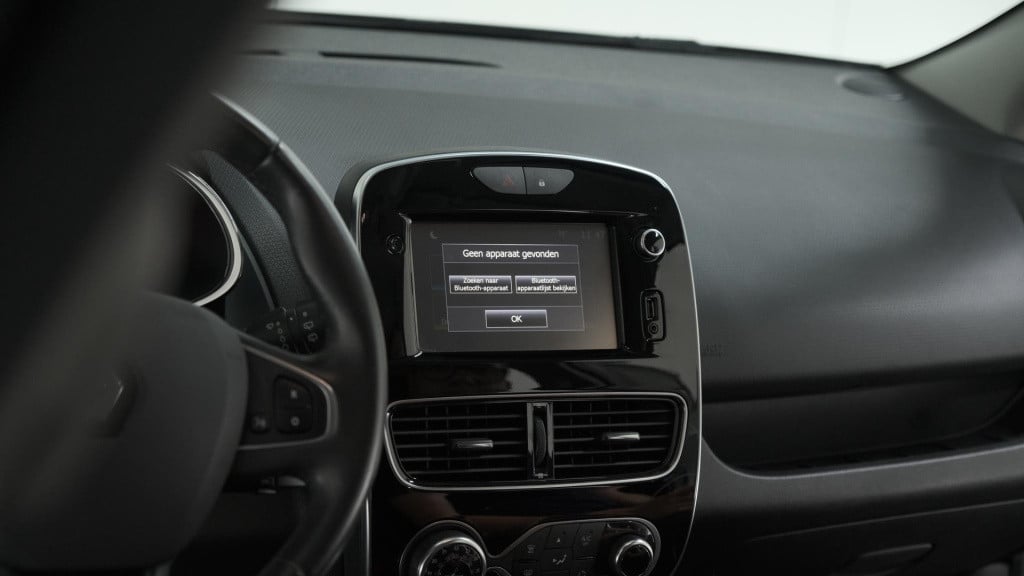 Renault Clio estate tce 90 intens | trekhaak | navigatie | parkeersensoren 