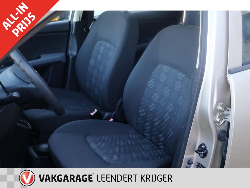 Hyundai I 10 1.1 dynamic automaat/1 jaar apk