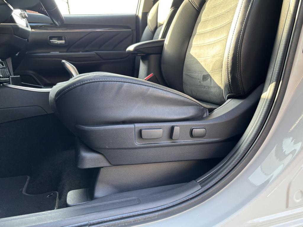 Mitsubishi Outlander 2.4 phev intense+ incl. trekhaak!