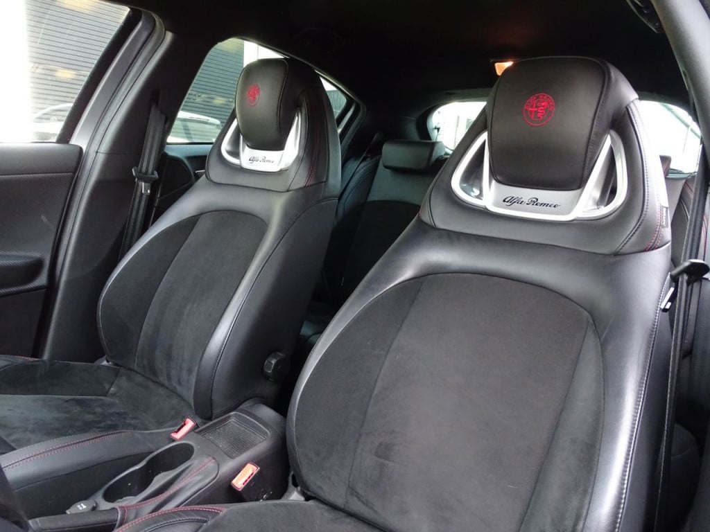 Alfa Romeo Giulietta 1.750 turbo veloce 240pk | sportstoelen | xenon