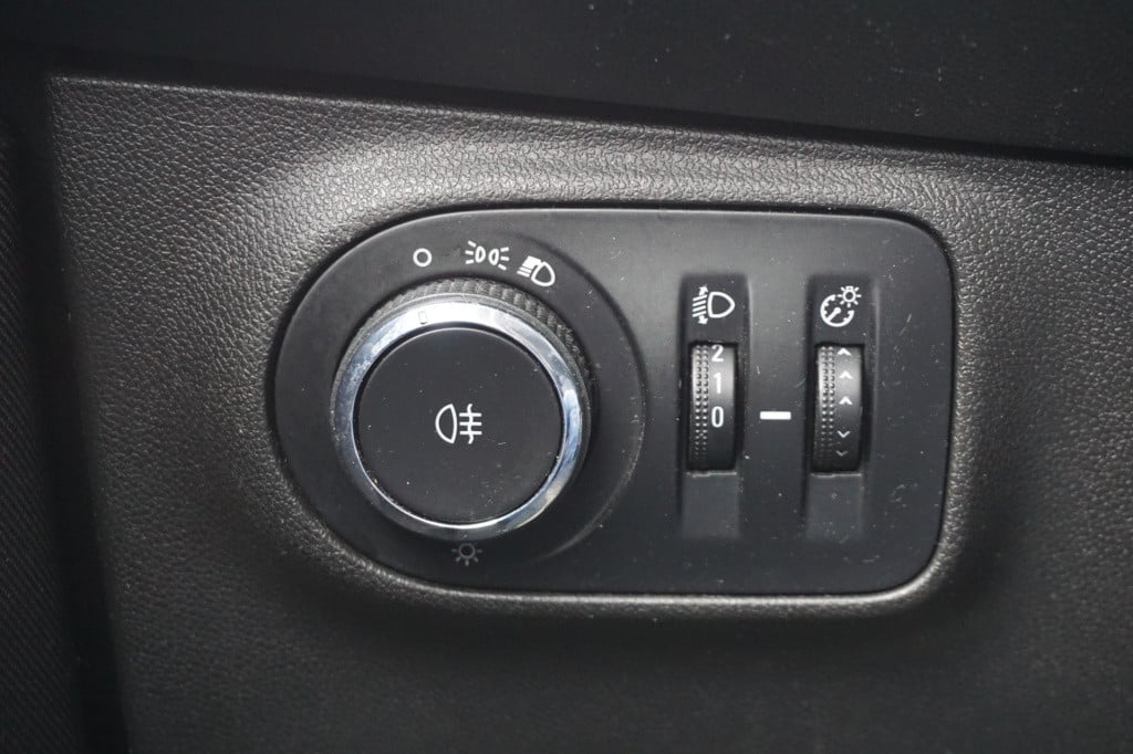 Opel Corsa-e opel corsa-e airco / elektr. ramen / trekhaak / lm velgen
