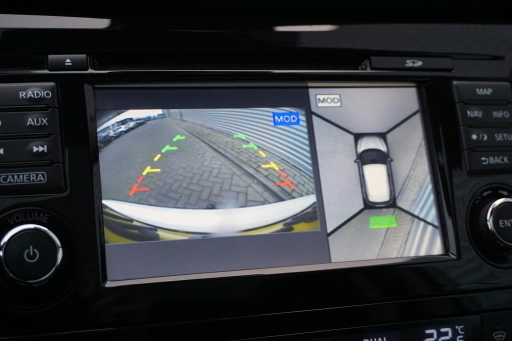 Nissan Qashqai 1.2 premier edition climate / navi / camera / dab / cruise /