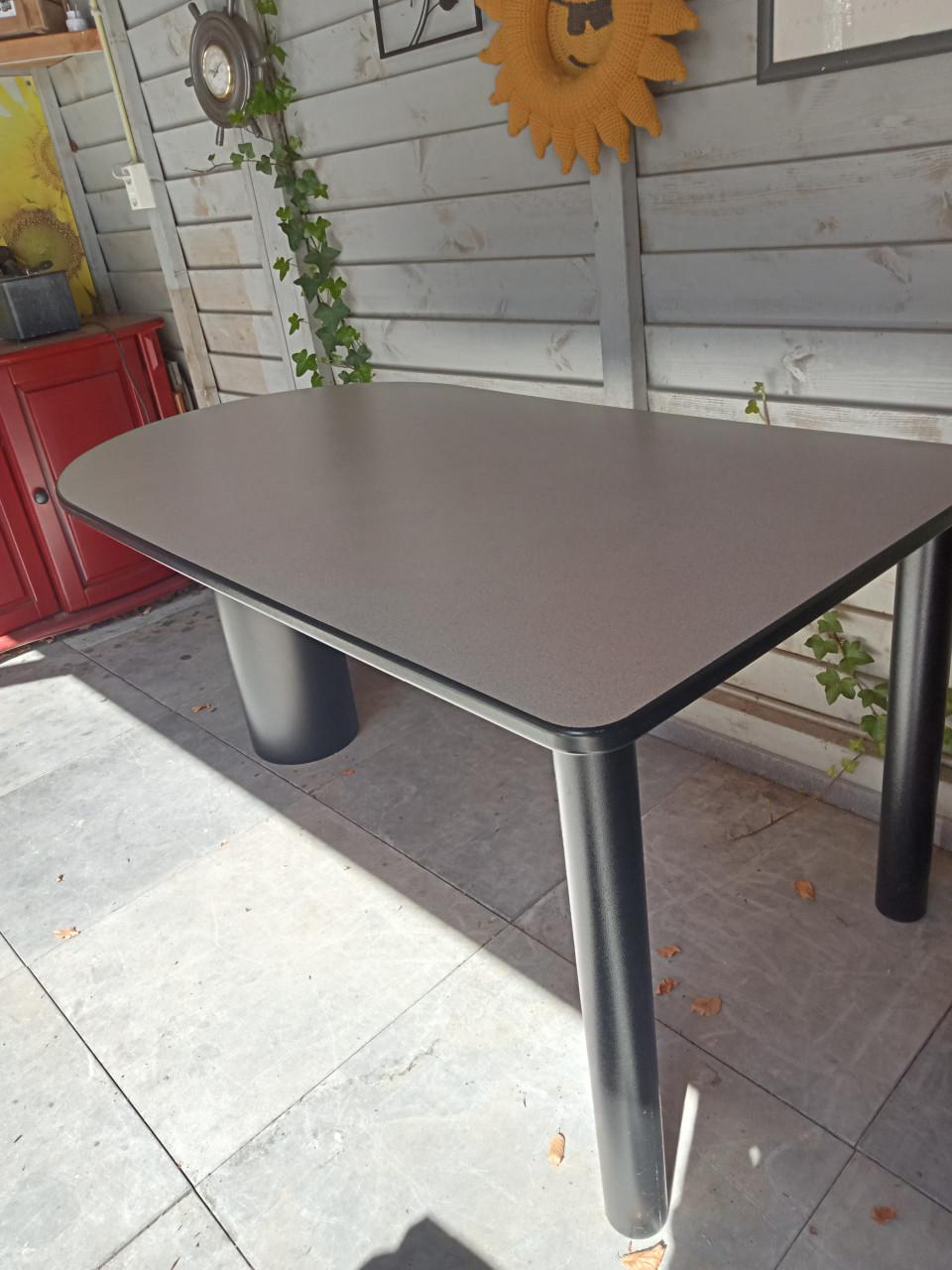 Fraaie burotafel