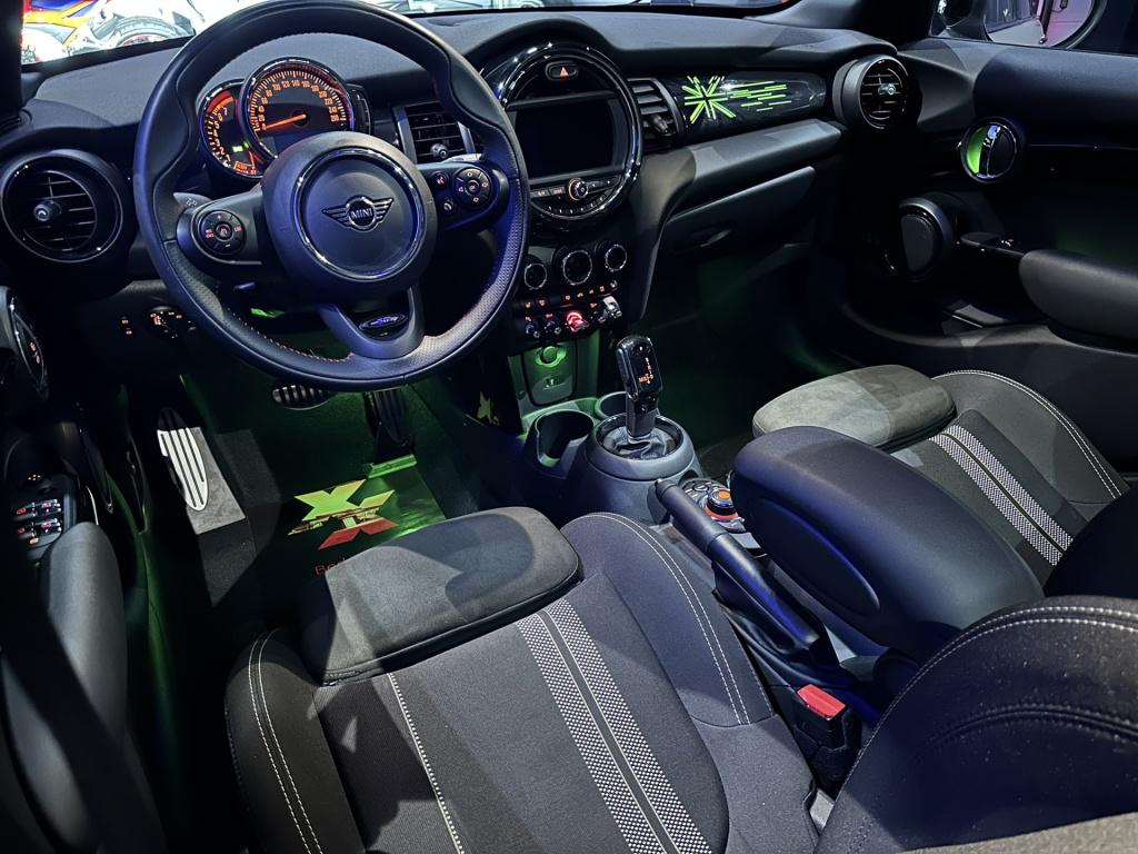 Mini 5-deurs 1.5 cooper 60 years edition *jcw-pakket*led*pano*winterpakket*