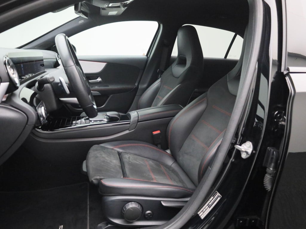 Mercedes-Benz A-Klasse 180 business solution amg | automaat | half leder | 