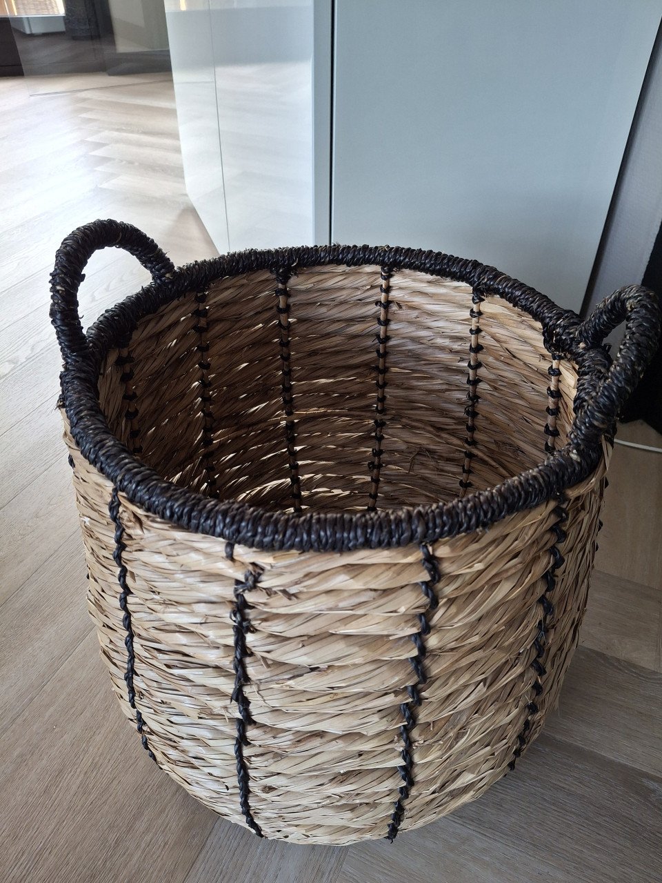 Grote rotan mand