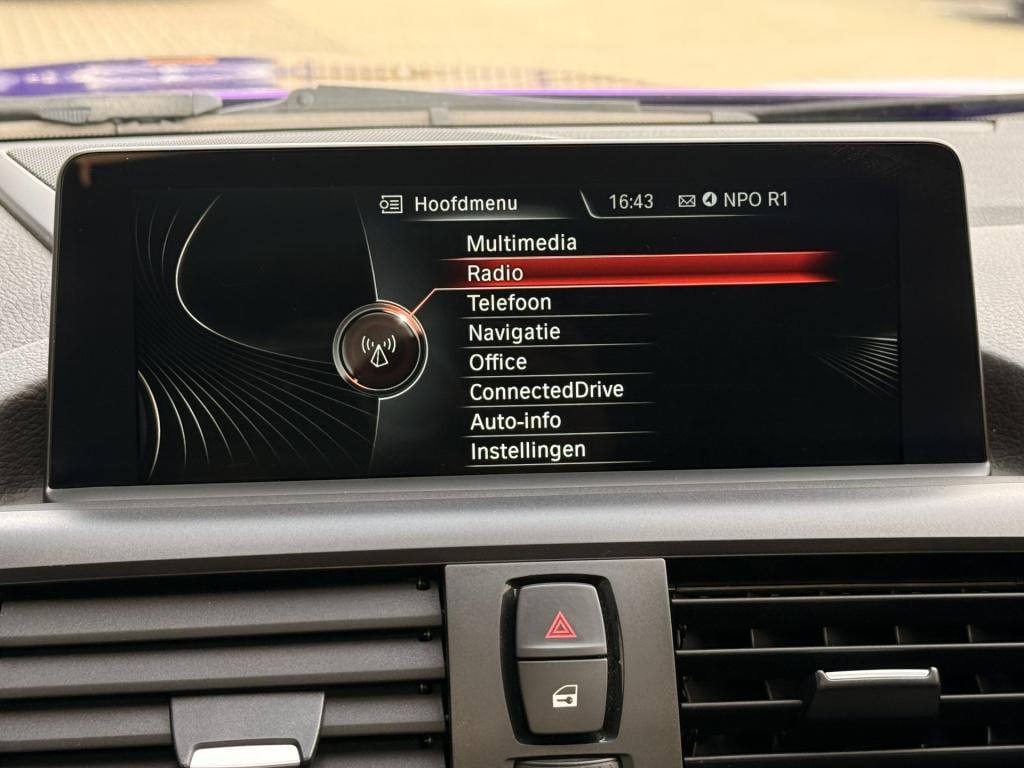 BMW 1 Serie m135i m-performance | schuifdak| navi | cruise | performance ui