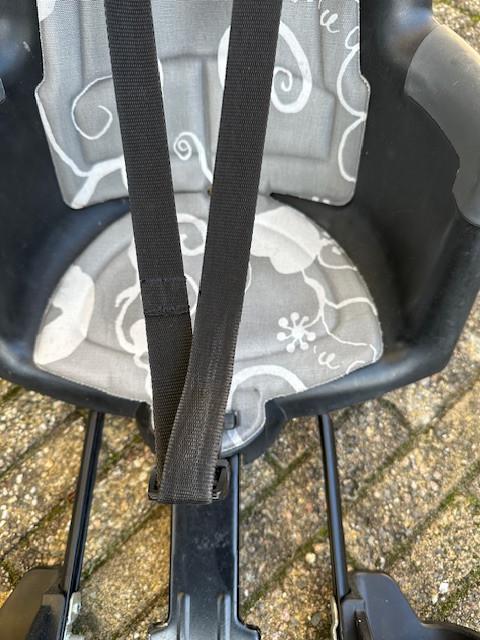 Bobike fietsstoeltje achter op de fiets