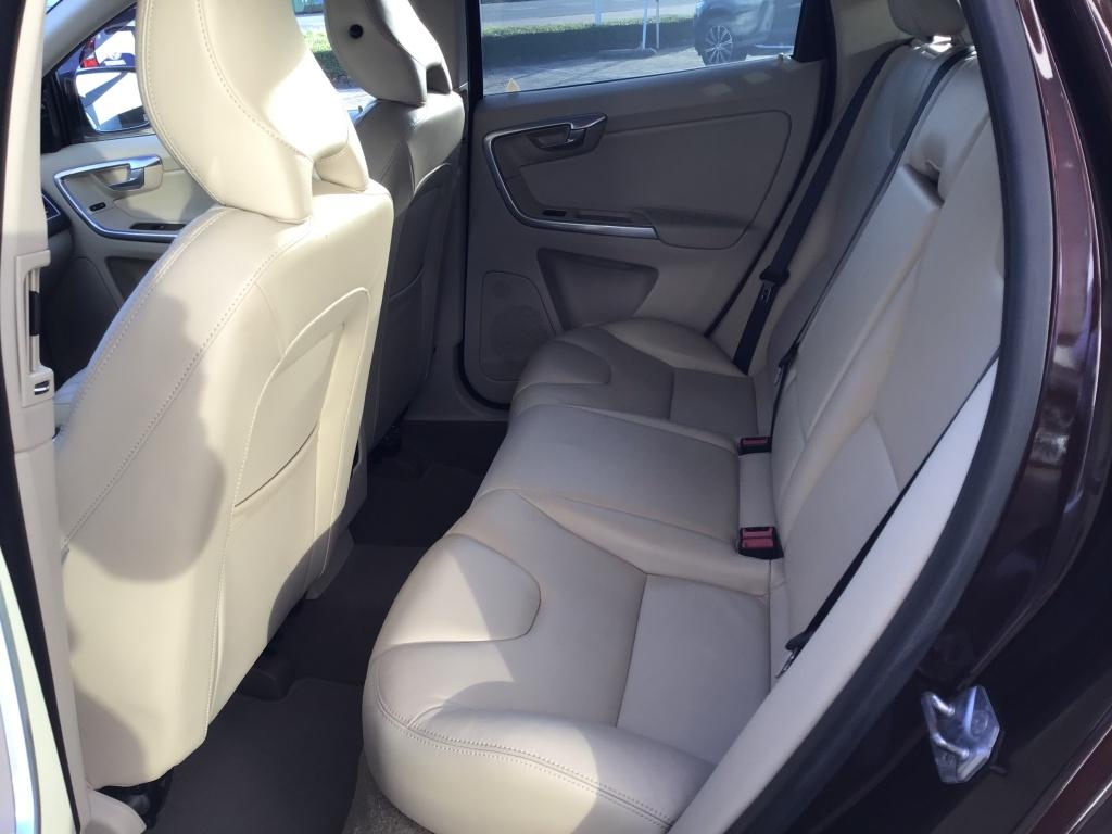 Volvo XC60 2.0 t5 fwd summum
