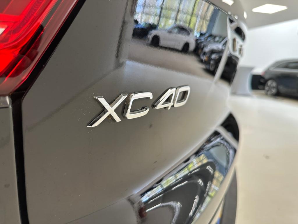 Volvo XC40 1.5 t4 plug-in hybrid ultimate dark | trekhaak | panoramadak | h