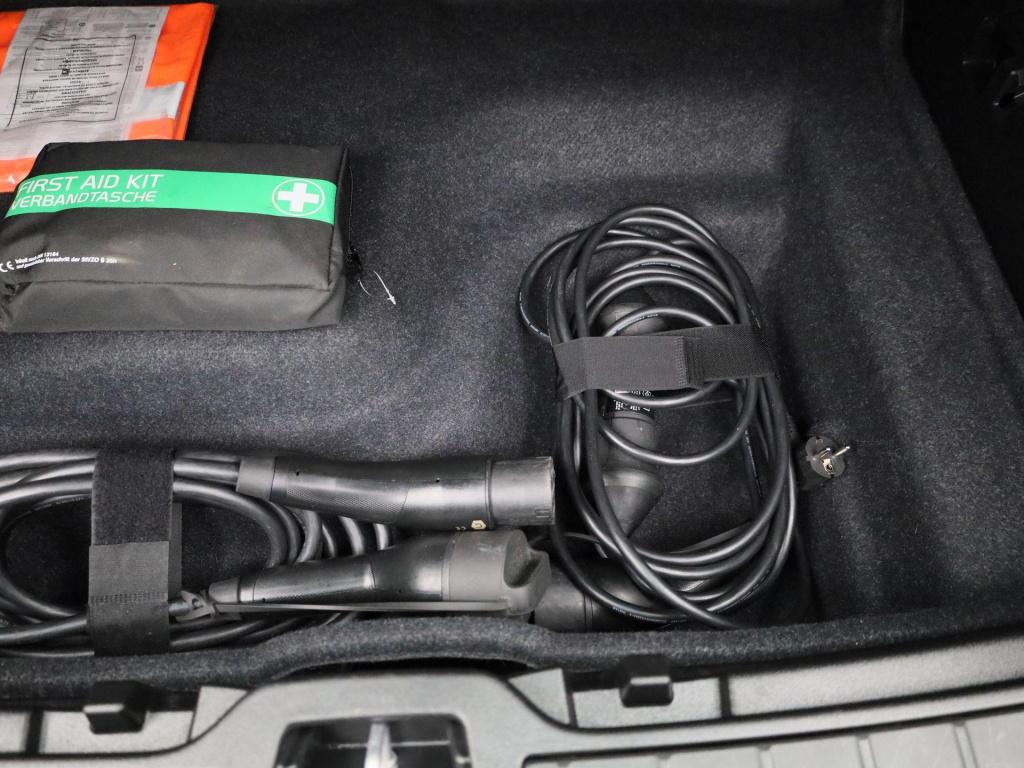 Volvo XC40 recharge core | automaat | navigatie | apple carplay / android a