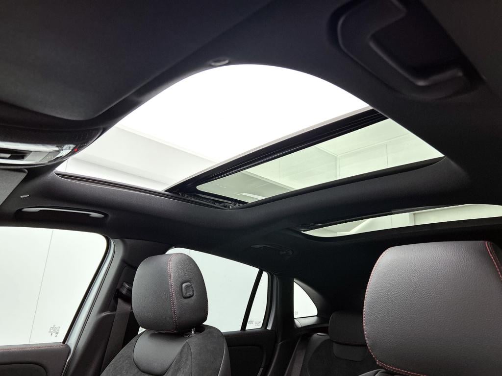 Mercedes-Benz Gla-klasse 250 e business solution amg | nightpakket | premiu