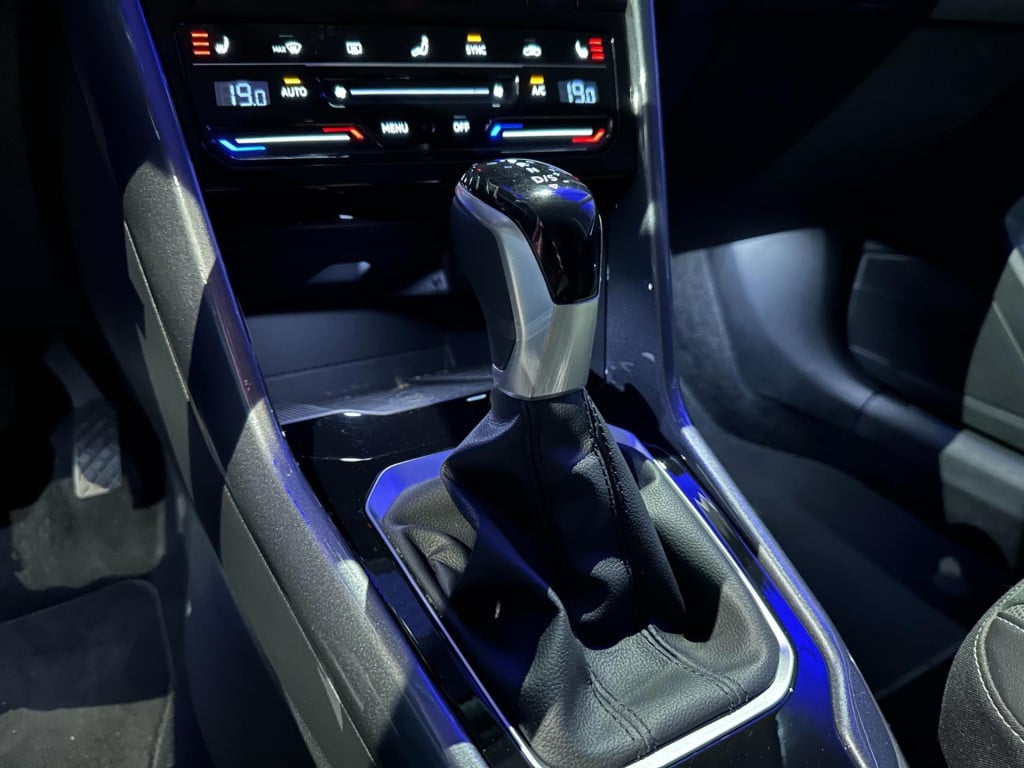 Volkswagen T-roc 1.5 tsi style*led*virtual*dab+*pdc v&a*trekhaak*navi*appco
