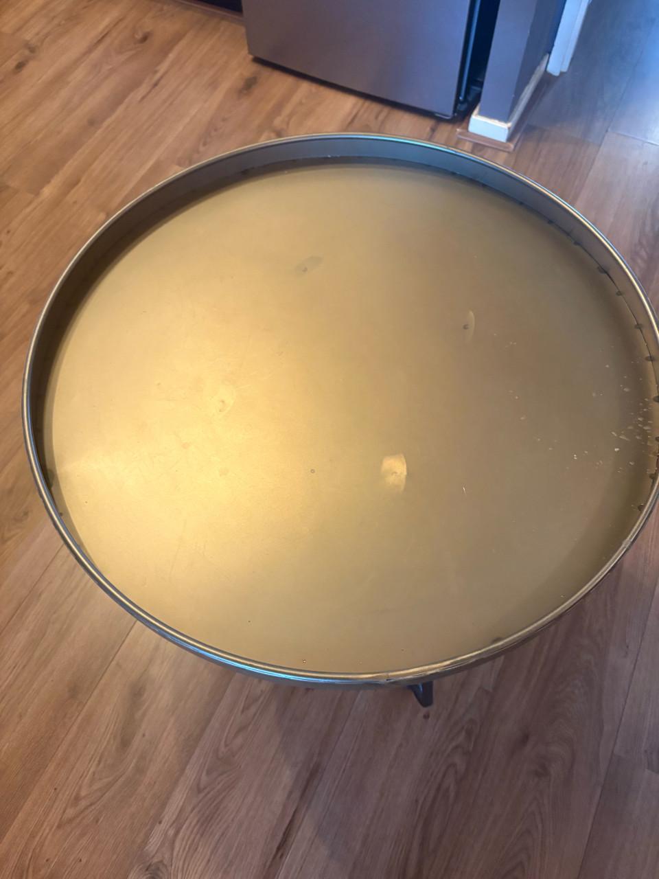 Rond tafeltje met brons metalen blad