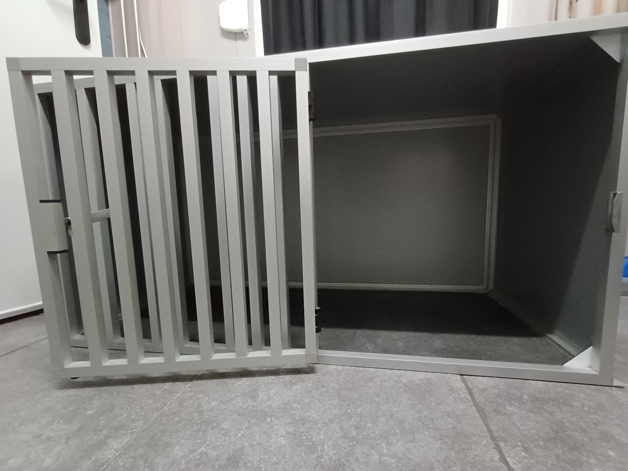 Diverse kamerkennels aangeboden