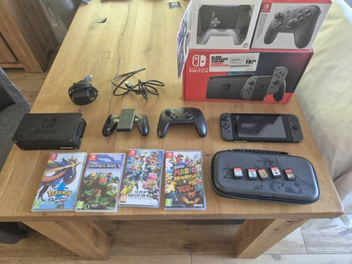 Nintendo Switch, 3 controllers, spellen e.d.