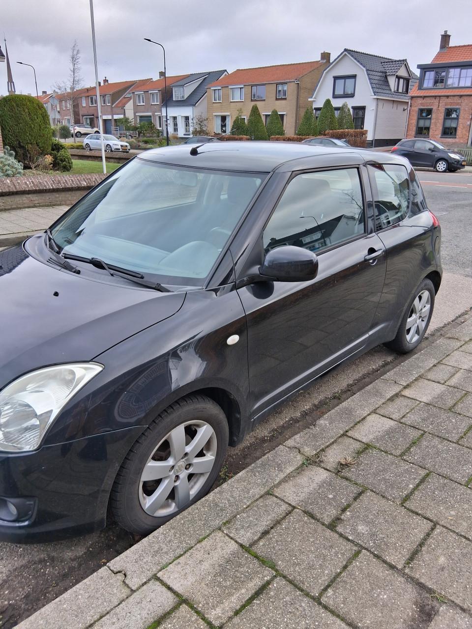 Nette Zwarte Suzuki Swift 2008 1300 comfort km.183000