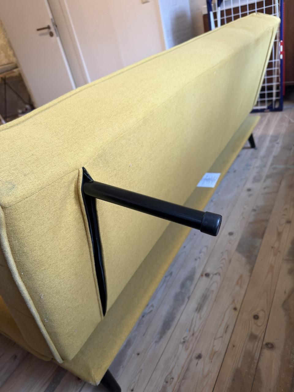 Slaapbank mosterdgeel