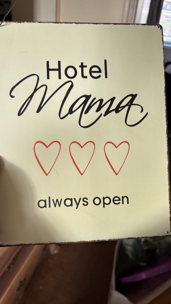 Hotel Mama Always Open - Decoratief Metalen Bord