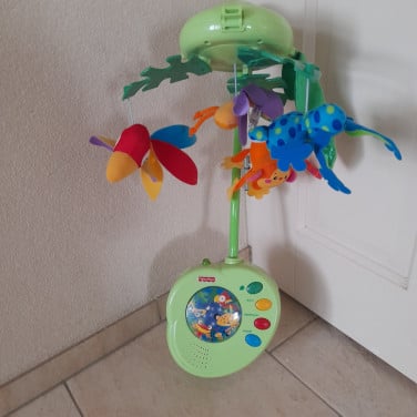 Mobiel met licht en geluid  ( in goede staat )