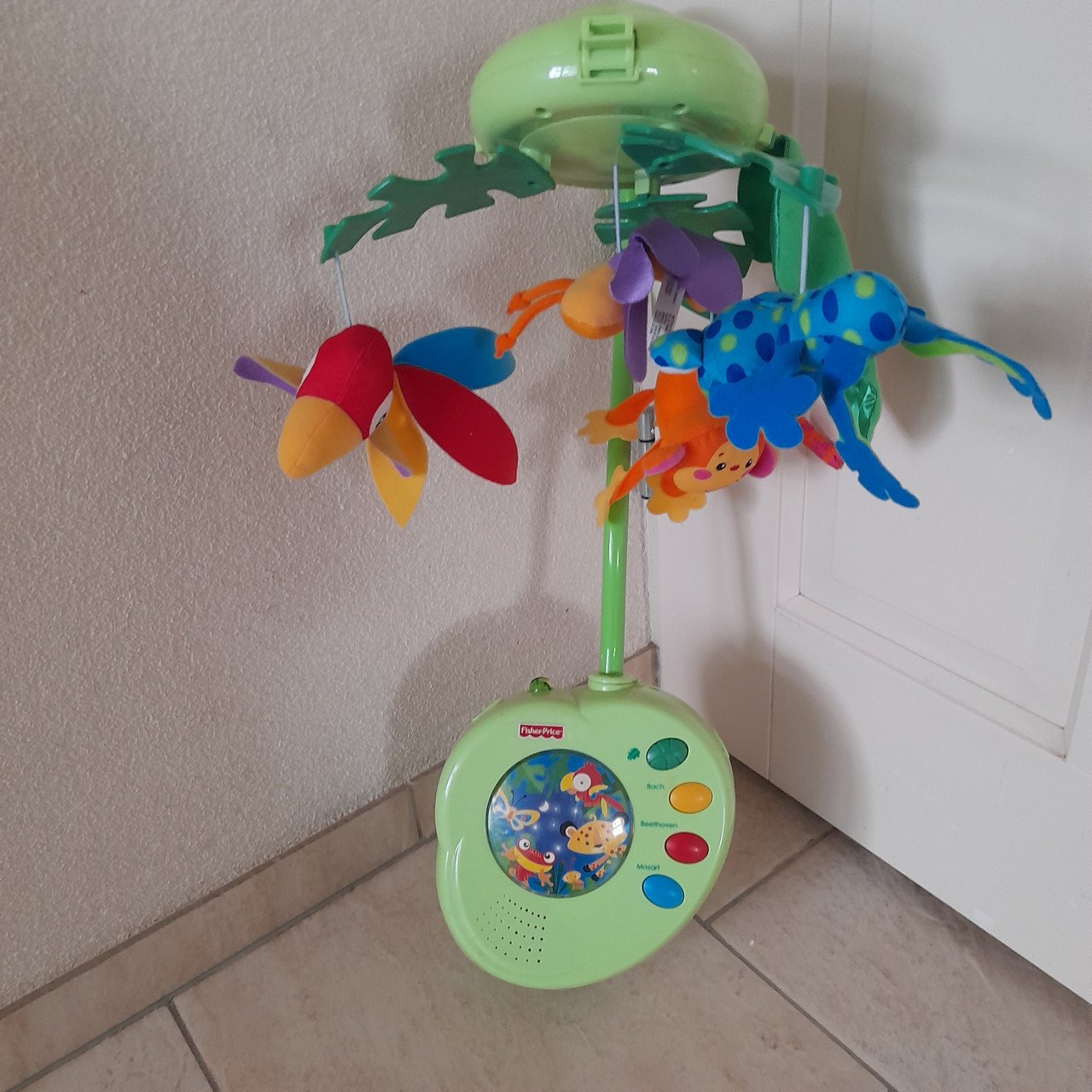 Mobiel met licht en geluid  ( in goede staat )